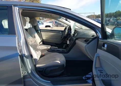 2017 Hyundai Sonata Sport z USA, uszkodzony, nr VIN 5NPE34AF7HH445924